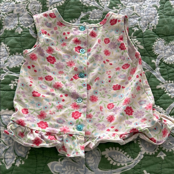 Stitchy Fish Floral Toddler Outfit with Ruffle Details - Picture 4 of 8